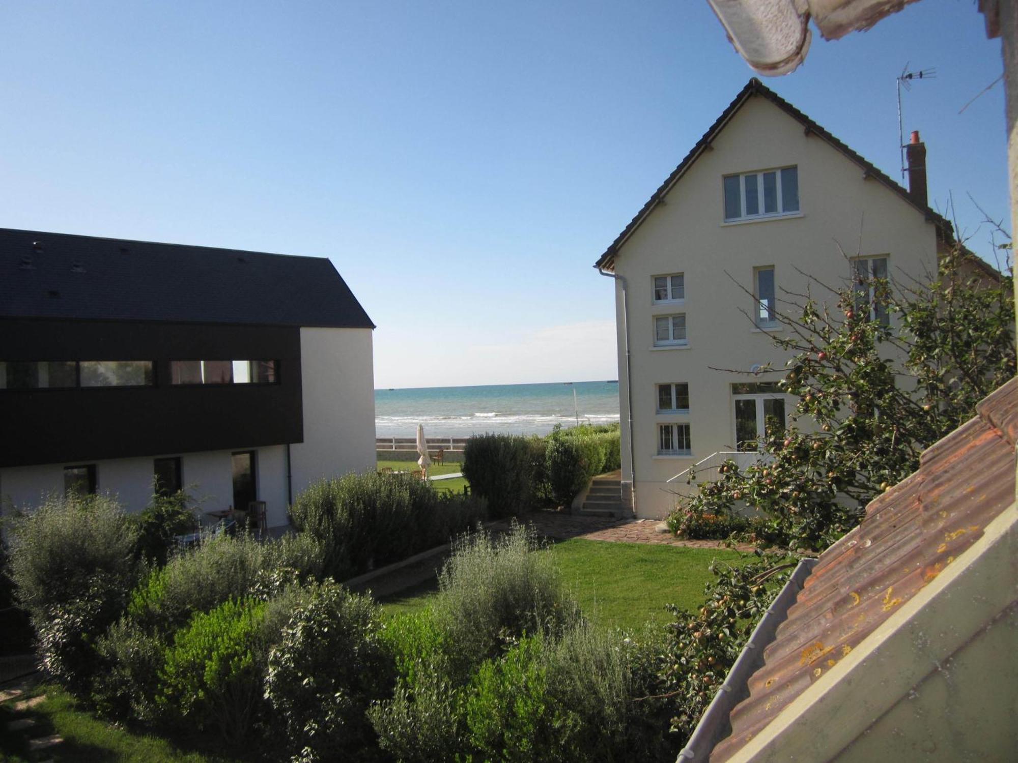 Gites En Normandie En Front De Mer A Asnelles , 3Km D'Arromanches, 10Km De Bayeux Esterno foto